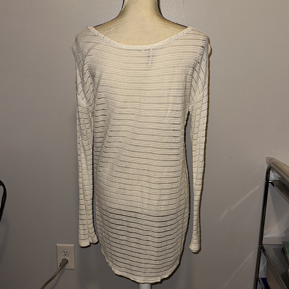 Sheer top - Picture 5 of 9